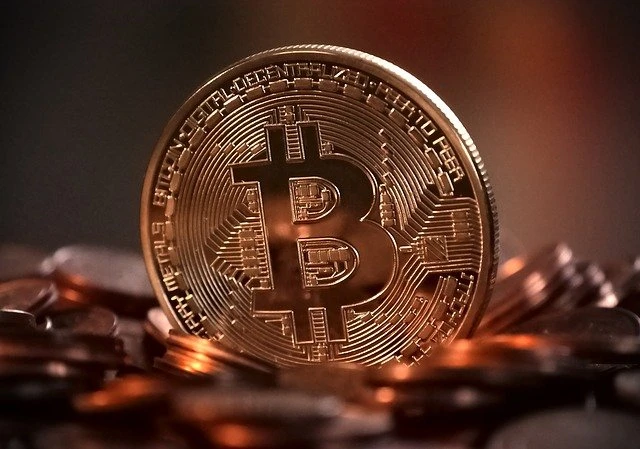 比特币VS黄金，谁输谁赢？