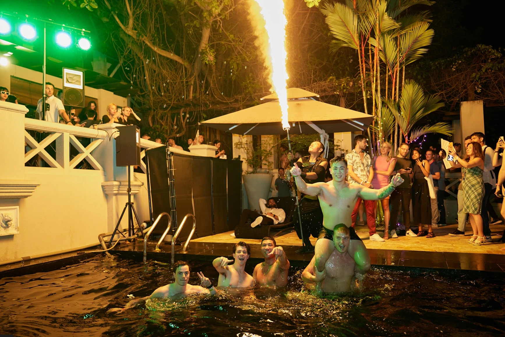 ​RockTree TOKEN2049  Party火爆的背后，一场千亿美元规模的「超级聚会」