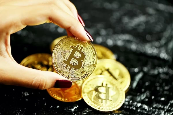 Báo cáo về năng lực sản xuất và nắm giữ của công ty khai thác bitcoin: tổng số cổ phần nắm giữ của 14 công ty khai thác hàng đầu ít hơn nhiều so với MicroStrategy