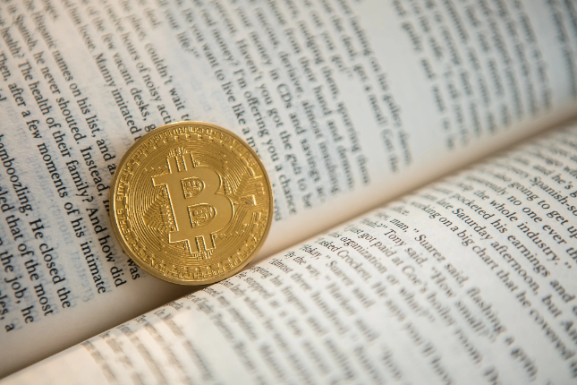 The Bitcoin bull market is "surging", can we who missed out on the opportunity still wait for the altcoin season?