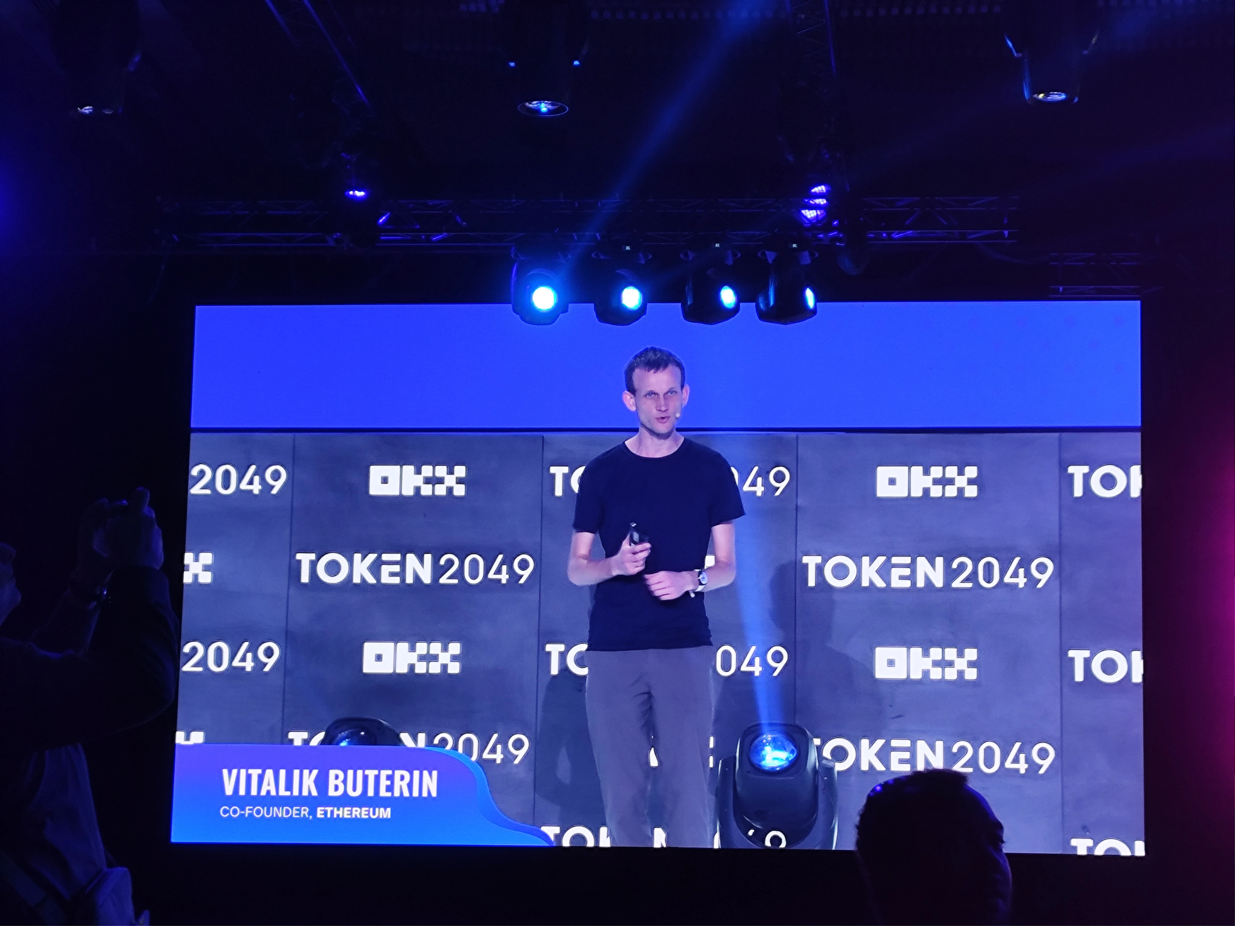 Vitalik TOKEN2049演講全文：以太坊需要滿足主流採用需求，未來十年如何發展？