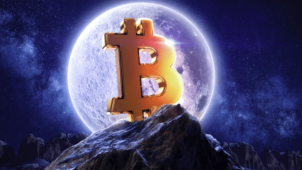 Bitcoin hits a new record high, Trump sends a congratulatory message