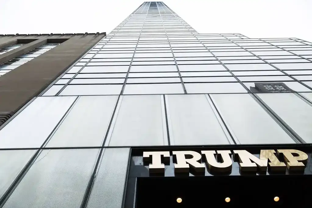 Day 154 of the presidency: 4 million in cash to pay off debts, where does Trumps money come from?